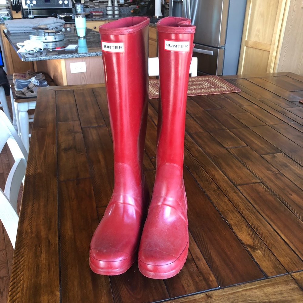 Women’s tall rain boots